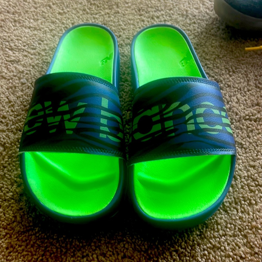 New balance slip ons